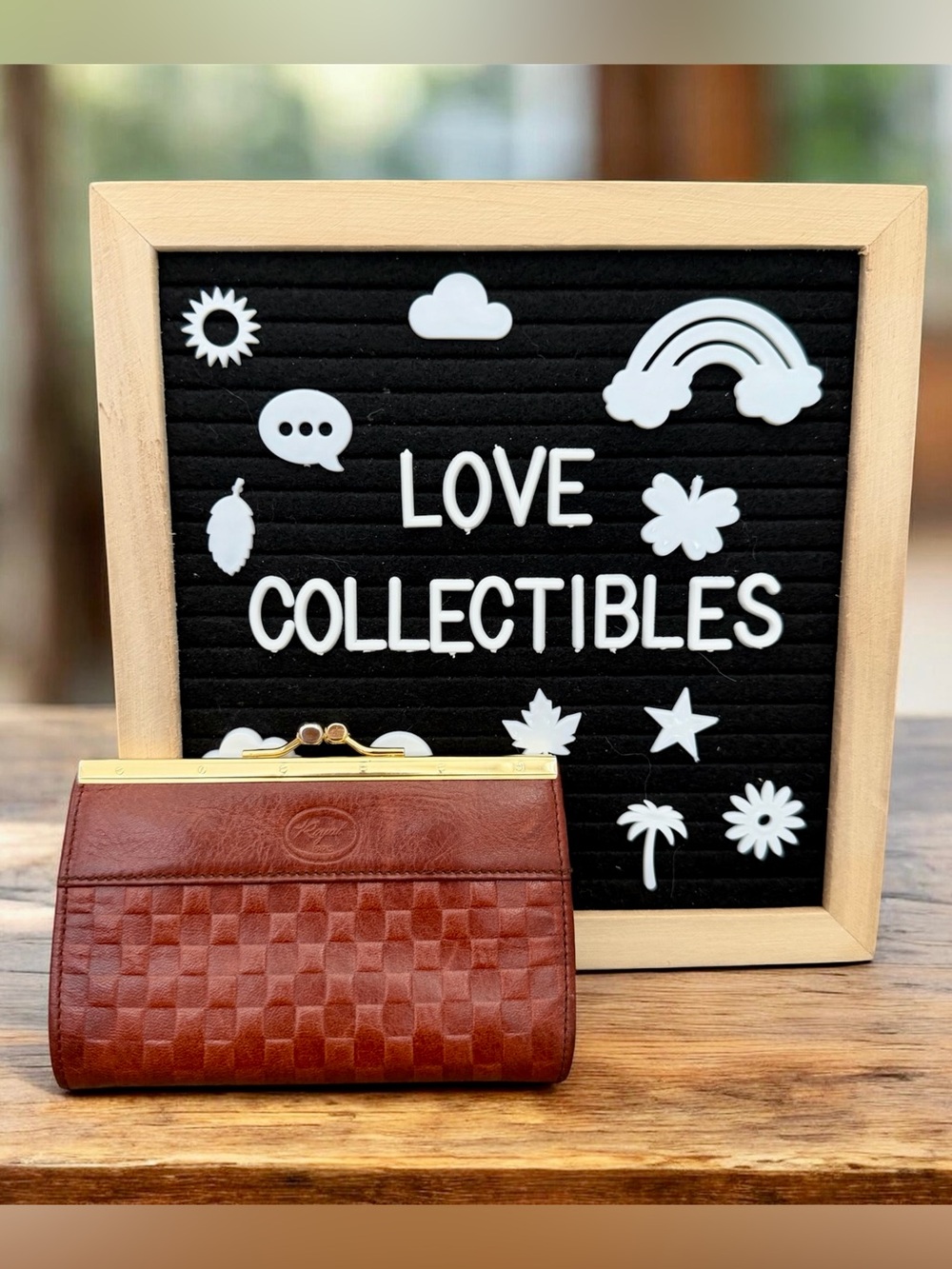 Vintage Royal Paris Made in France Leather Kiss Lock Wallet / Coin Purse